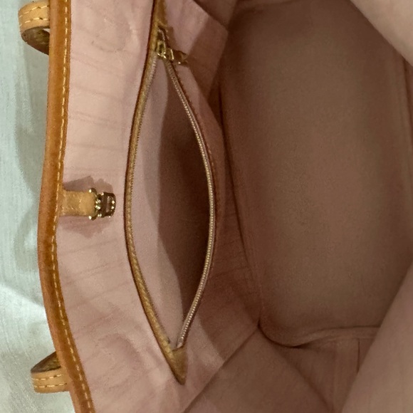 Luis Vuitton tote bag mediam size - Picture 8 of 10